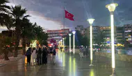 Aydınlılar kavurucu sıcaklardan kaçıp meydanlara sığındı