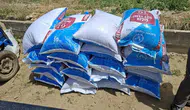 Gördes'teki yangında küle dönen yemlerin yerine belediye destek verdi