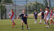 8 yaşındaki Elif Su sahada erkek rakiplerine meydan okuyor
