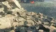 Lice'de hasat sırasında biçerdöver yanarak kül oldu