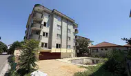 Sakarya’da deprem yadigarı yıkık bina mahalleliyi canından bezdirdi