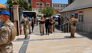 Jandarma kılığındaki 9 soyguncu büyük vurgun sonrası adliyeye getirildi