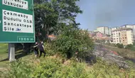 Ümraniye’de otluk alanda yangın paniği