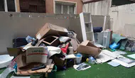 Maltepe’de bir apartman dairesi çöp yığınlarından arındırıldı