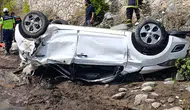 Aladağ'da otomobil dereye uçtu, iki kadın hayatını kaybetti