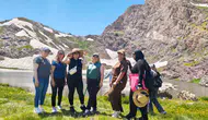 Hakkari’nin 3 bin 400 metre zirvesinde masmavi bir gün