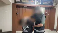 Adapazarı polisi uyuşturucu satıcısını evinde yakaladı
