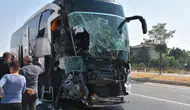 Otobüs dehşeti: Kamyonete çarptı, 1 ölü 15 yaralı