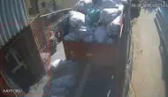 Atölyede yük asansörü birinci kattan düştü, o anlar kamerada