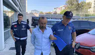 Akrabasını darp edip arabaya bindirdi, polis yakaladı