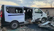 Batman yolunda iki minibüs çarpıştı dokuz kişi yaralandı
