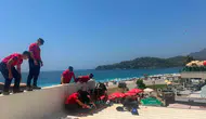 Fethiye'de yamaç paraşütü kazası sonrası çatıdan kurtarma operasyonu