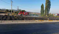 Manisa Denizli yolunda korkutan ot yangını büyümeden önlendi