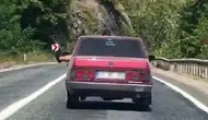 Tofaş'ın camından ayak sarkıtıp gitti, o anlar kamerada