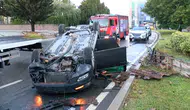 Küçükbakkalköy'de sabah kazası Otomobil takla attı, 2 yaralı