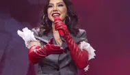 Ebru Gündeş yüzündeki büyük değişimle sosyal medyayı ikiye böldü