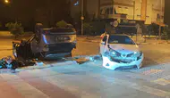 Antalya'da kavşak kazası Otomobil ters döndü