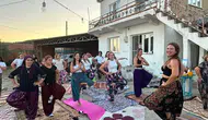 Gelibolu köyünde kadınlar bir araya gelip stres attı