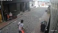 Fatih sokaklarında nefes kesen kovalamaca kameraya yansıdı