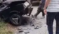 Erzin ile Zorkun yolunda hafriyat kamyonu ve otomobil çarpıştı