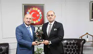 Yeni başsavcıya makamında Aydın’ın sembolleriyle karşılama