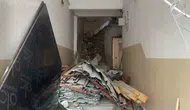 Fatih'te yıkımda iş makinesi çukura düştü, 2 işçi yaralı