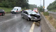 Sancaktepe’de yağmurlu yolda kaza 3 kişi hastanelik oldu