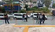 Alanya'da döviz bürosunu soyan 3 zanlı tutuklandı 400 bin TL sahibine iade edildi