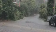 Zonguldak'ta sağanak hayatı olumsuz etkiledi Su birikintileri trafiği kilitledi