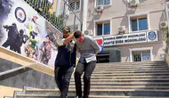 Fatih’te camide namaz kılan vatandaşın 450 bin liralık çantası çalındı