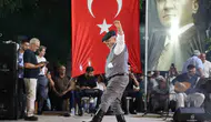 Tavas’ta zeybek kültürü meşalelerle yeniden canlandı