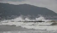 Ordu kıyılarında dev dalgalar yükseliyor