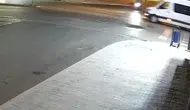 Kartepe’de kavşak kazası güvenlik kamerasına yansıdı