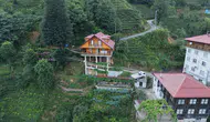 Rize’de yolun üzerine kurulan sıra dışı villa