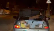 Ankara trafiğinde akıllara durgunluk veren bagaj yolculuğu