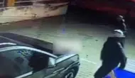 Mersin'de park halindeki araca taşlı saldırı düzenleyen kişi yakalandı