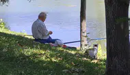 Porsuk Çayı'ndaki balıkçıya sadık dost