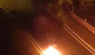 Kayseri'de seyir halindeki motosiklet bir anda alev topuna döndü