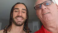 Cucurella’dan kuryeye unutulmaz jest: Büyük beğeni topladı
