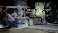 Bolu'da devrilen tır ulaşımı felç etti