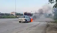 Düzce’de seyir halindeki otomobil alevlere teslim oldu