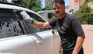Sivaslı girişimci dükkanı arabaya sığdırdı ayağınıza hizmet getiriyor