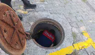 Zonguldak'ta kanalizasyon borusuna sıkışan kedi ekipleri alarma geçirdi