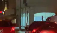 Bursa trafiğinde korkutan anlar Sürücü araçların arasından böyle geçti
