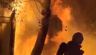 Demirci dükkanında akşam yangını, ekipler müdahale etti