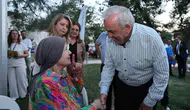 Şadi Başkan mahalleliyle çay içip dert dinledi