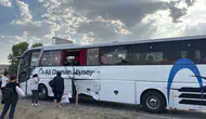 Kavşakta tır otobüse çarptı, savrulan araç başka tıra vurdu