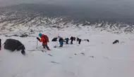 Ağrı Dağı zirvesinden Van Gölü için dev çağrı