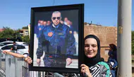 Boncuk boncuk işlediği Erdoğan portresini korumalarla gönderdi