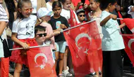 Trakya'da 30 Ağustos coşkusu: Minik Alisya protokole eşlik etti, Gazi Tümgeneral'e sevgi seli